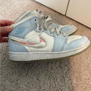 Air Jordan 1 Mid SE Blue Tint Ice Blue (GS) Youth shoes FQ9117-400 Size 7Y